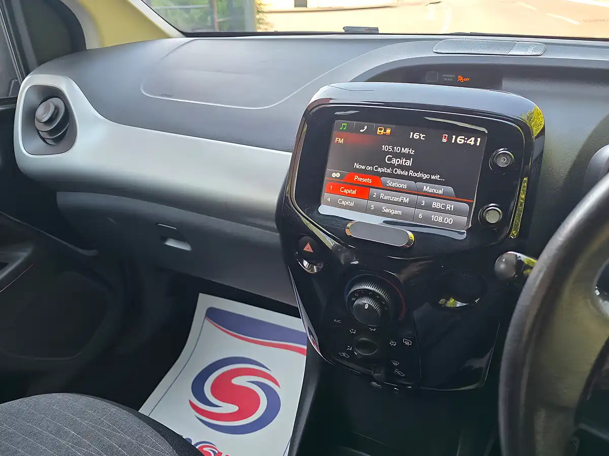 Used 2014 Citroen C1 Flair Black - Interior and Exterior details 15