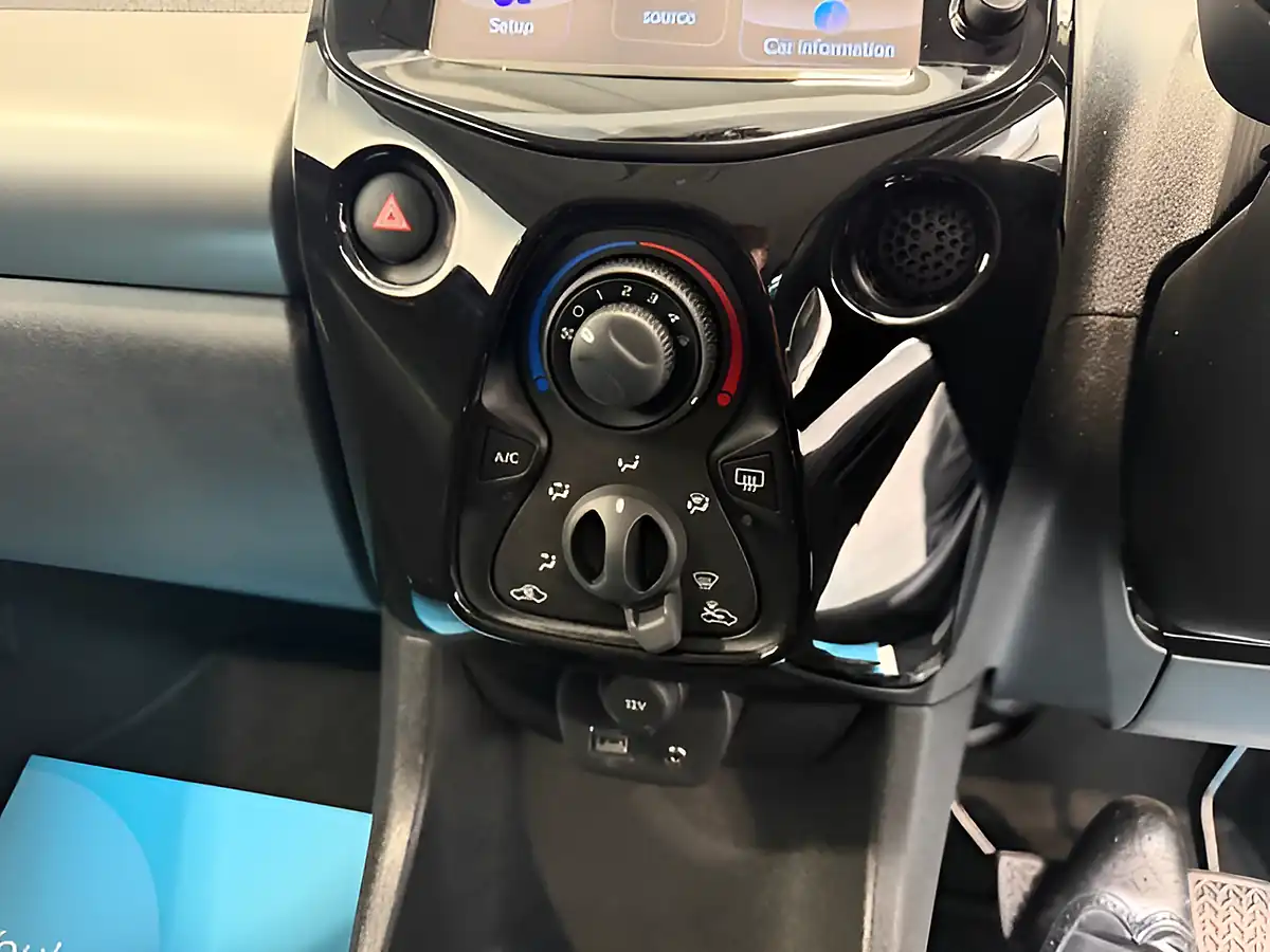 Used 2014 Citroen C1 Flair Blue - Interior and Exterior details 19