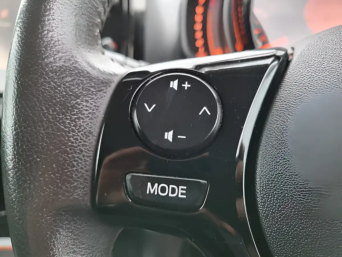 Used 2014 Citroen C1 Flair Gris Silver - Interior and Exterior details 10