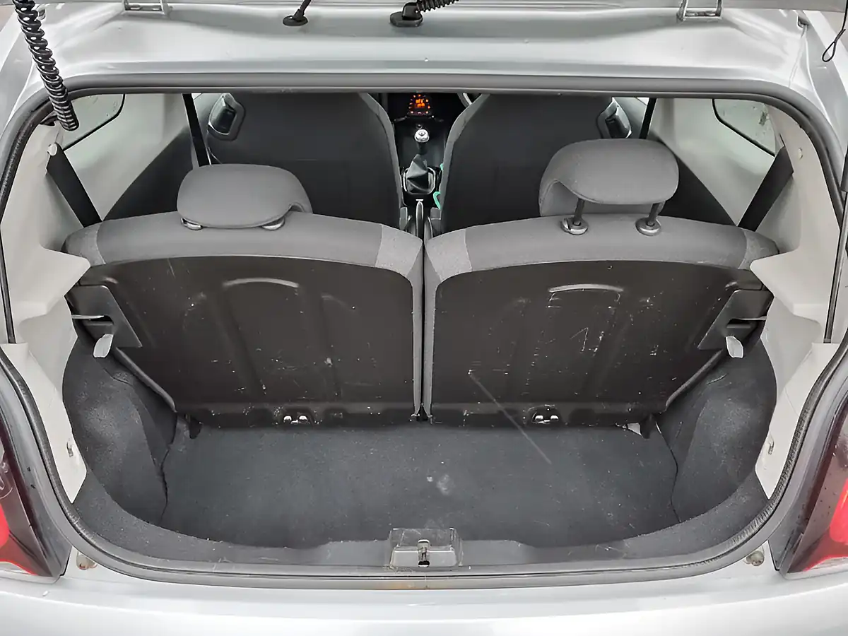 Used 2014 Citroen C1 Flair Gris Silver - Interior and Exterior details 12