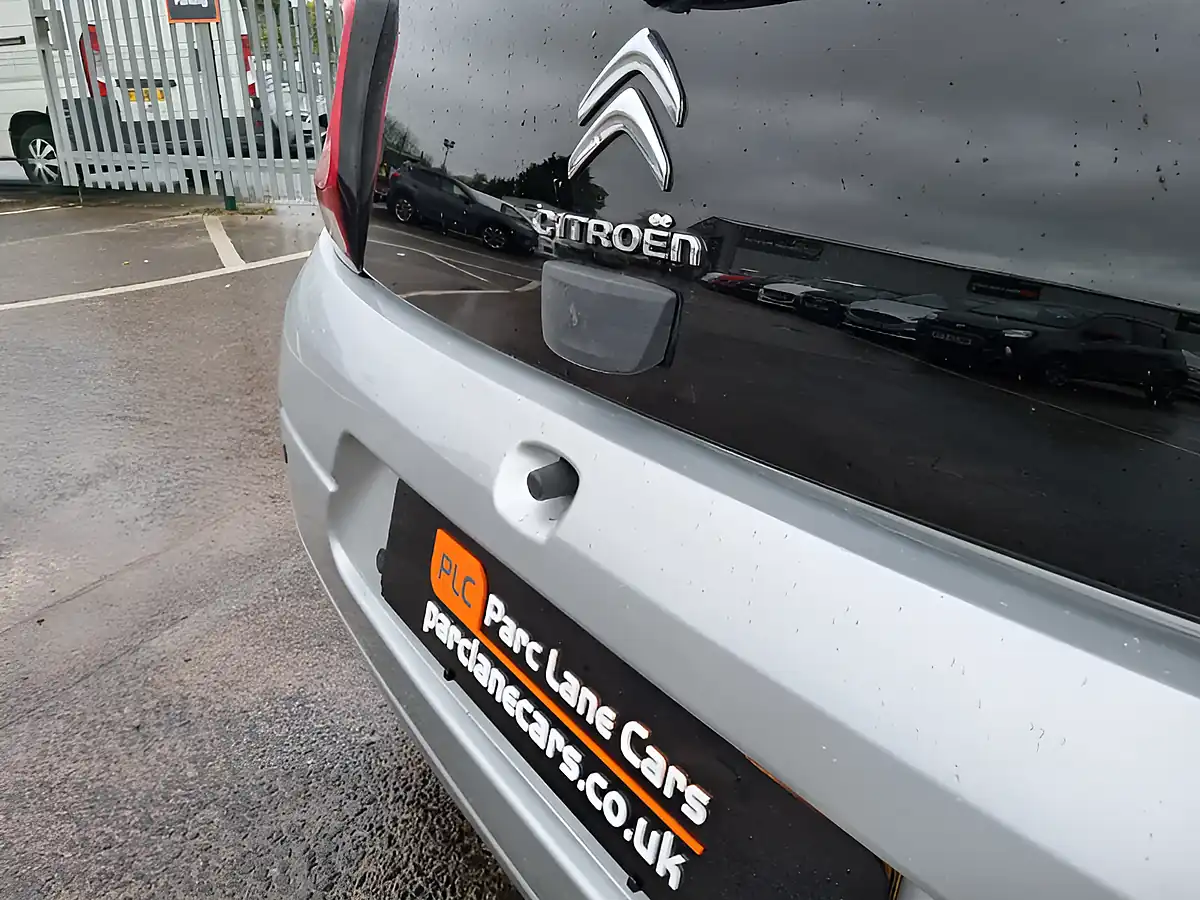 Used 2014 Citroen C1 Flair Gris Silver - Interior and Exterior details 15