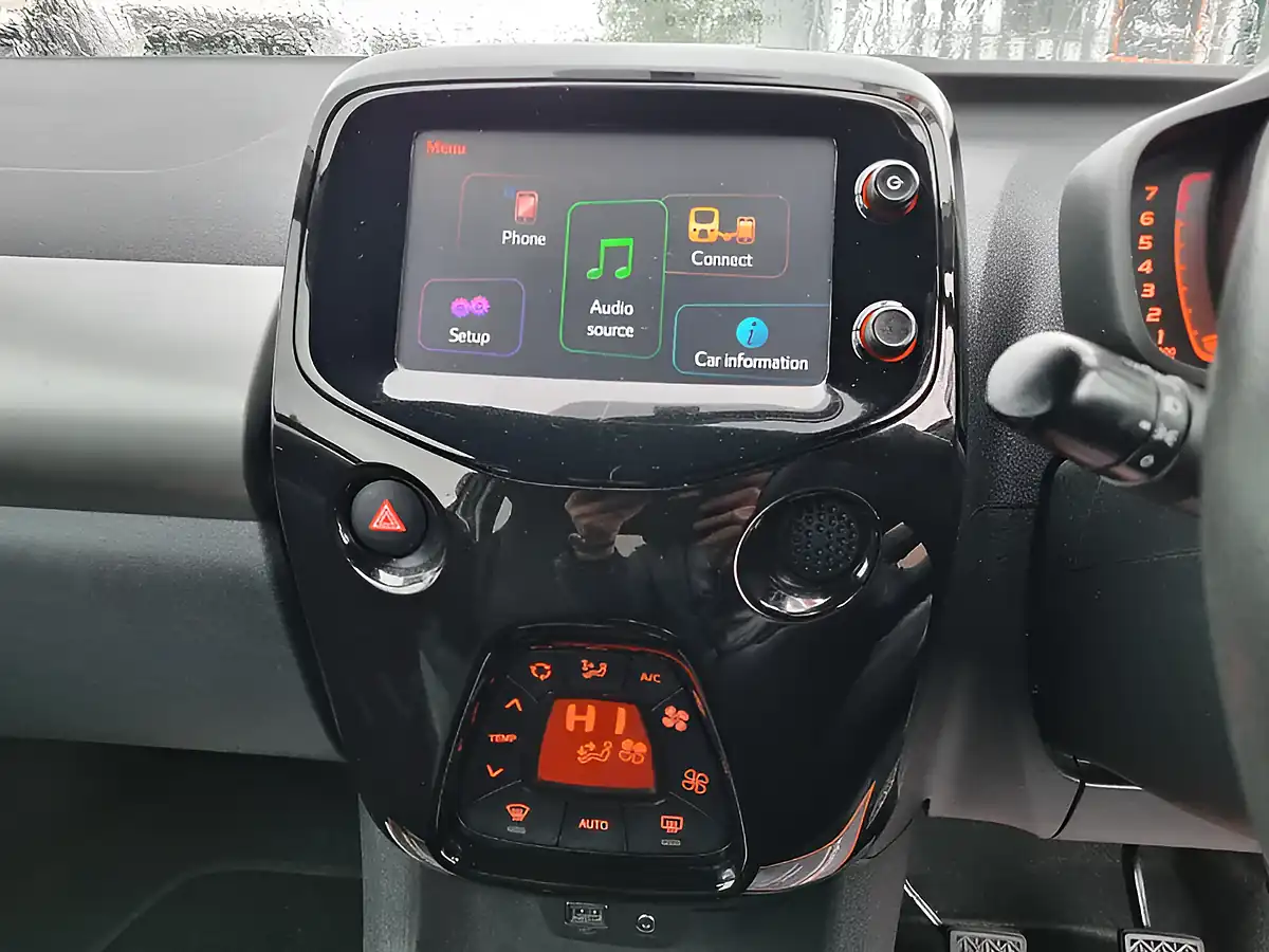 Used 2014 Citroen C1 Flair Gris Silver - Interior and Exterior details 18