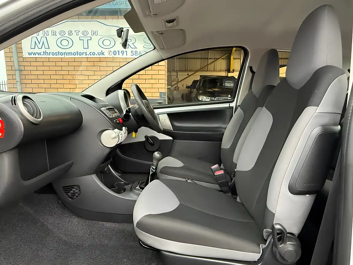 Used 2014 Citroen C1 Vt Grey - Interior and Exterior details 16