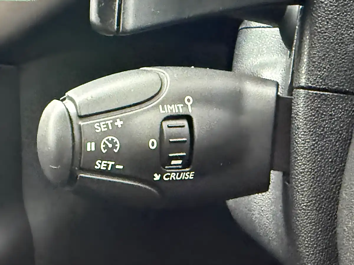 Used 2014 Citroen C3 Airdream Vtr+ White - Interior and Exterior details 18