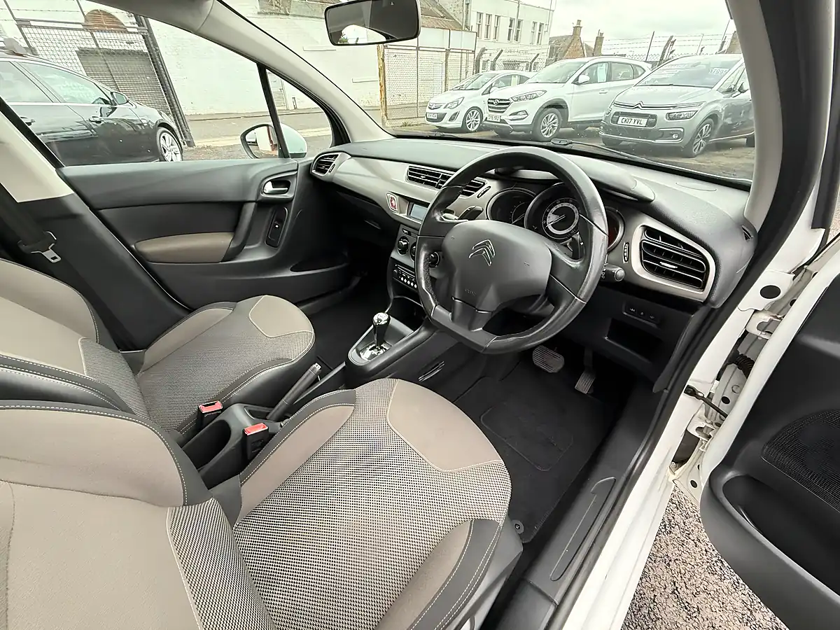 Used 2014 Citroen C3 Airdream Vtr+ White - Interior and Exterior details 9