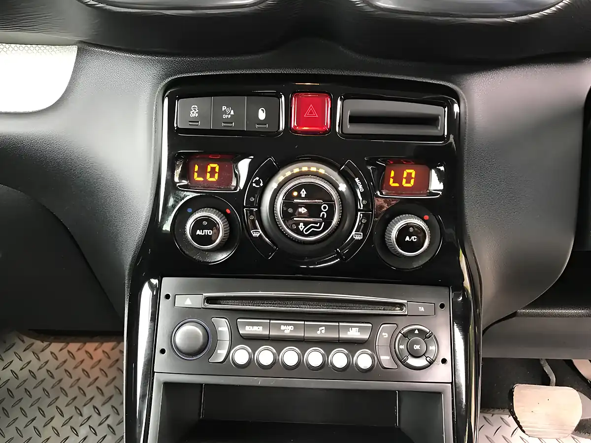 Used 2014 Citroen C3 Picasso Exclusive Ruby Red - Interior and Exterior details 17