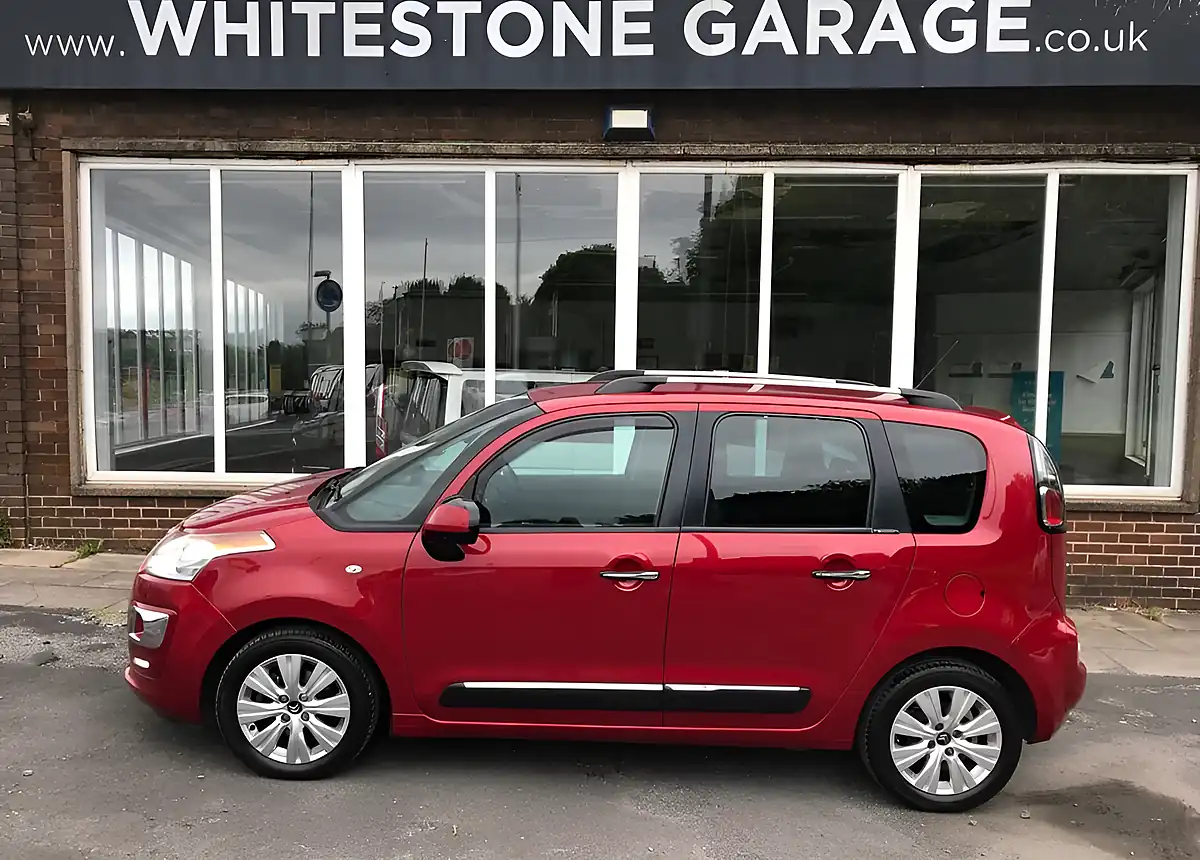 Used 2014 Citroen C3 Picasso Exclusive Ruby Red - Interior and Exterior details 4