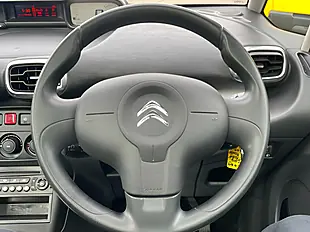Used 2014 Citroen C3 Picasso Selection Blue - Interior and Exterior details 19