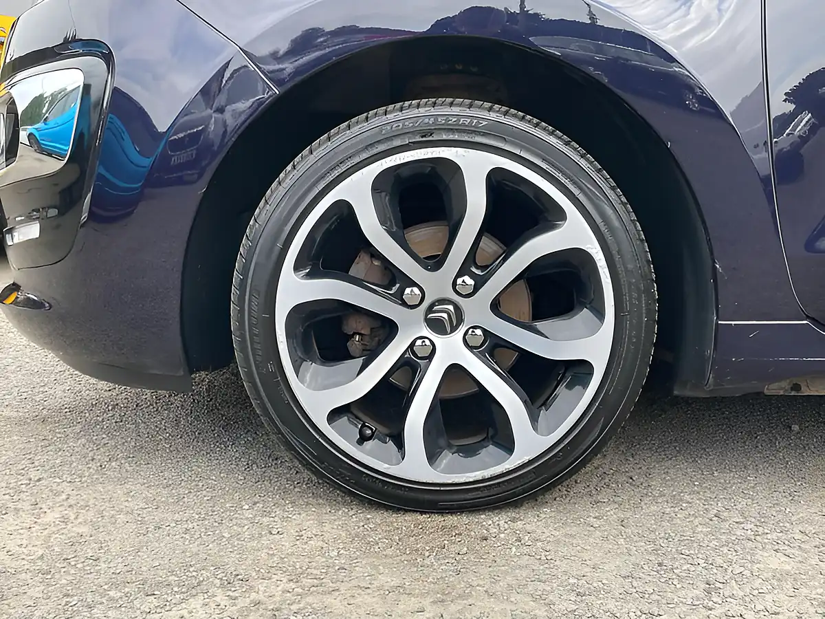Used 2014 Citroen C3 Picasso Selection Blue - Interior and Exterior details 5