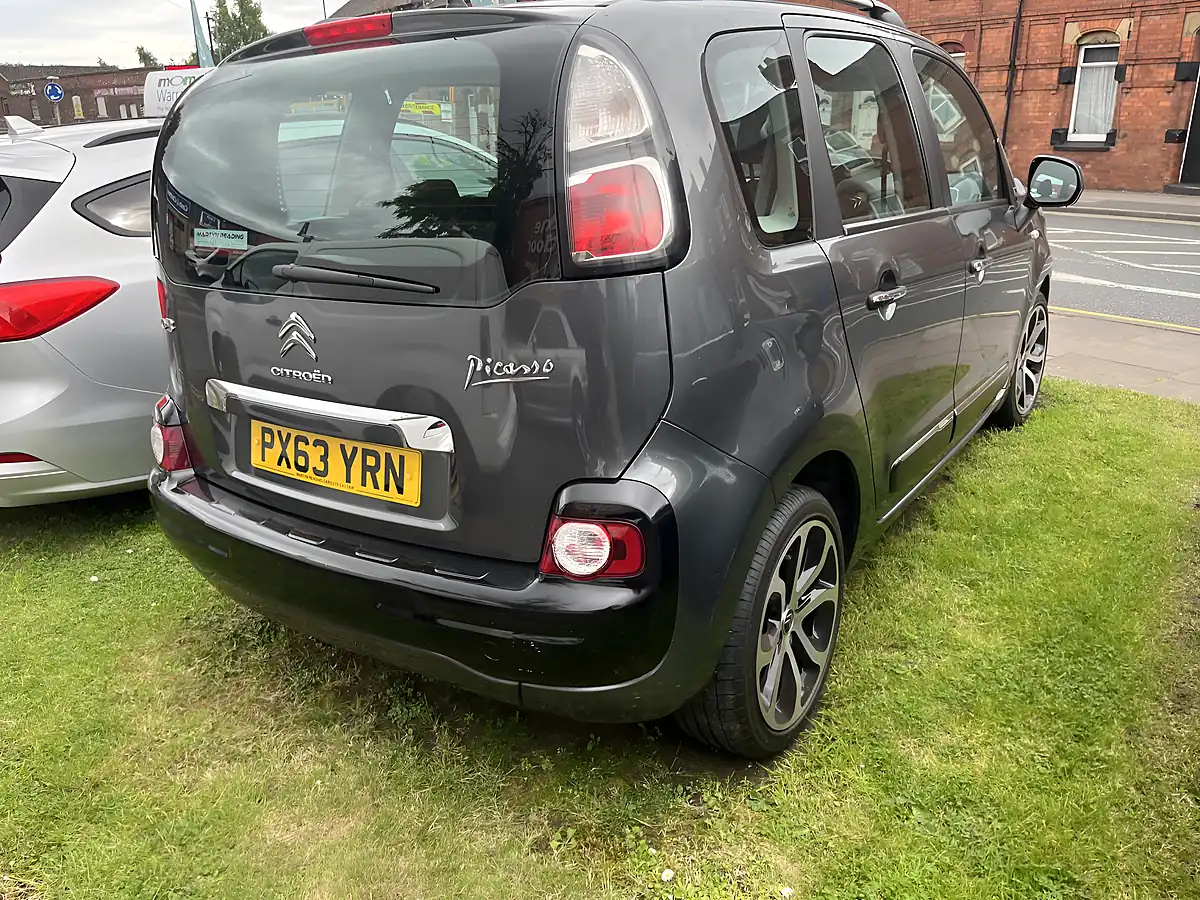 Used 2014 Citroen C3 Picasso Selection Grey - Interior and Exterior details 4
