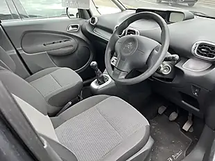 Used 2014 Citroen C3 Picasso Selection Grey - Interior and Exterior details 6