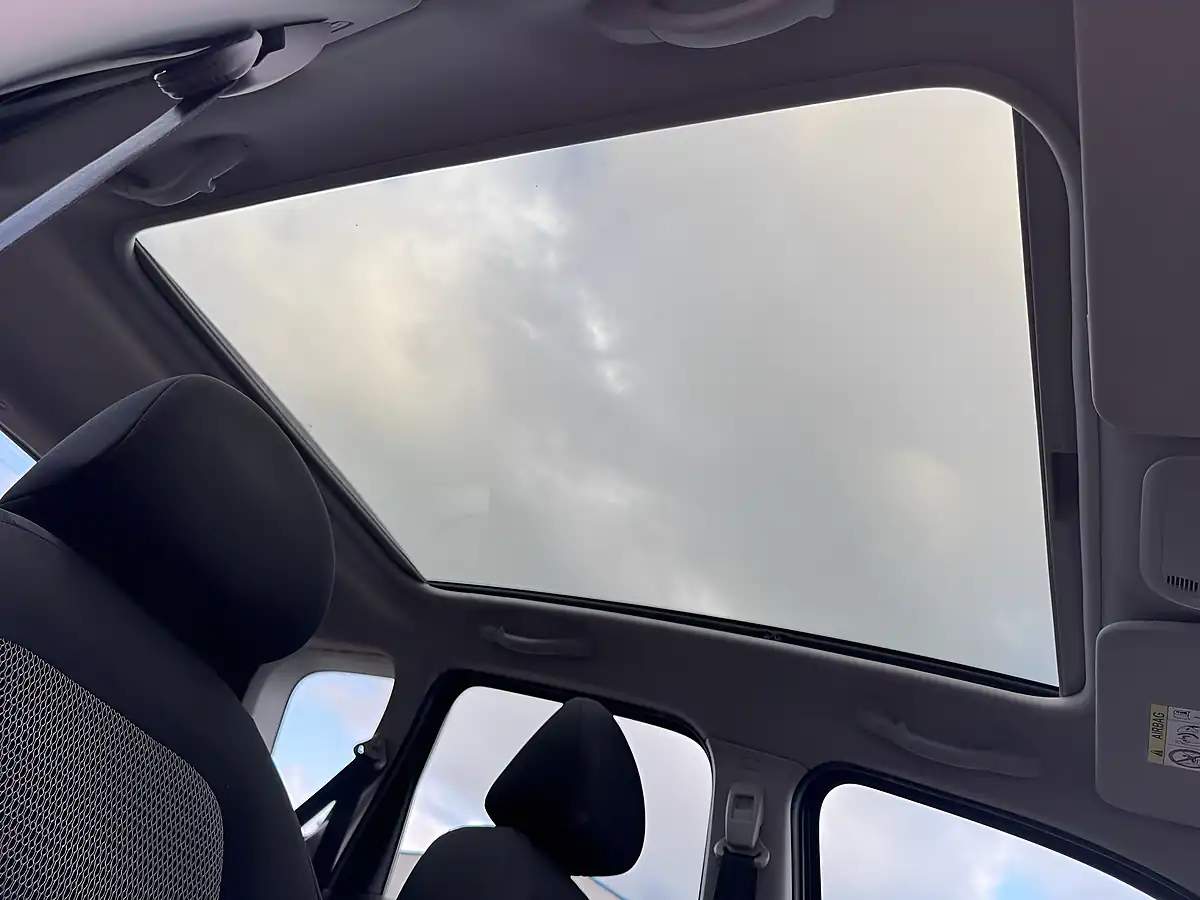 Used 2014 Citroen C3 Picasso Selection Grey - Interior and Exterior details 15