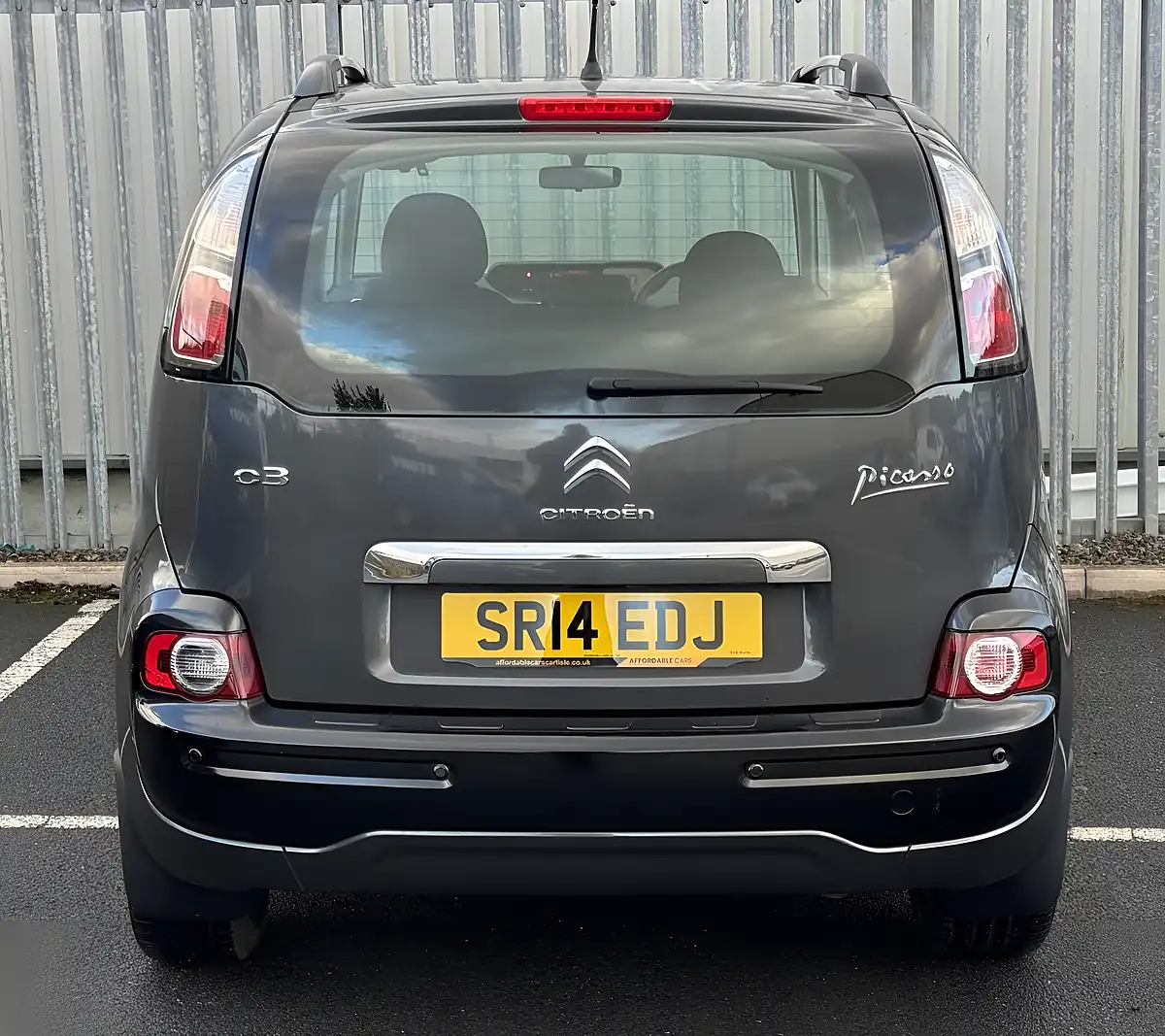 Used 2014 Citroen C3 Picasso Selection Grey - Interior and Exterior details 6