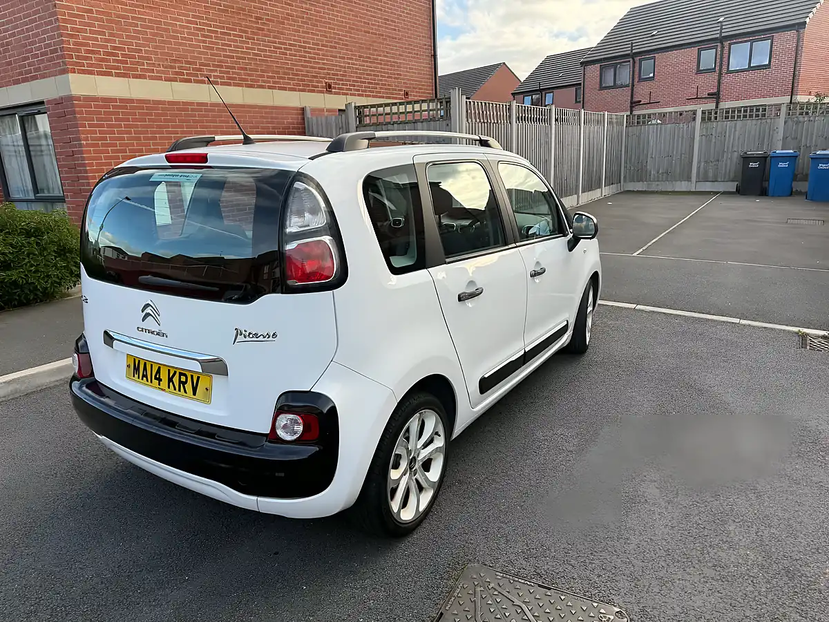 Used 2014 Citroen C3 Picasso Selection White - Interior and Exterior details 8