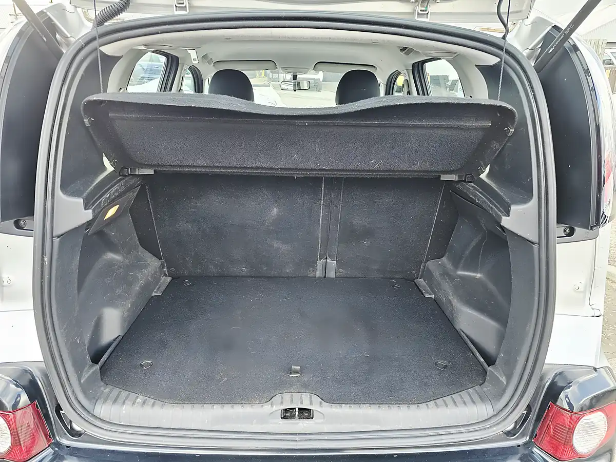 Used 2014 Citroen C3 Picasso Silver - Interior and Exterior details 7