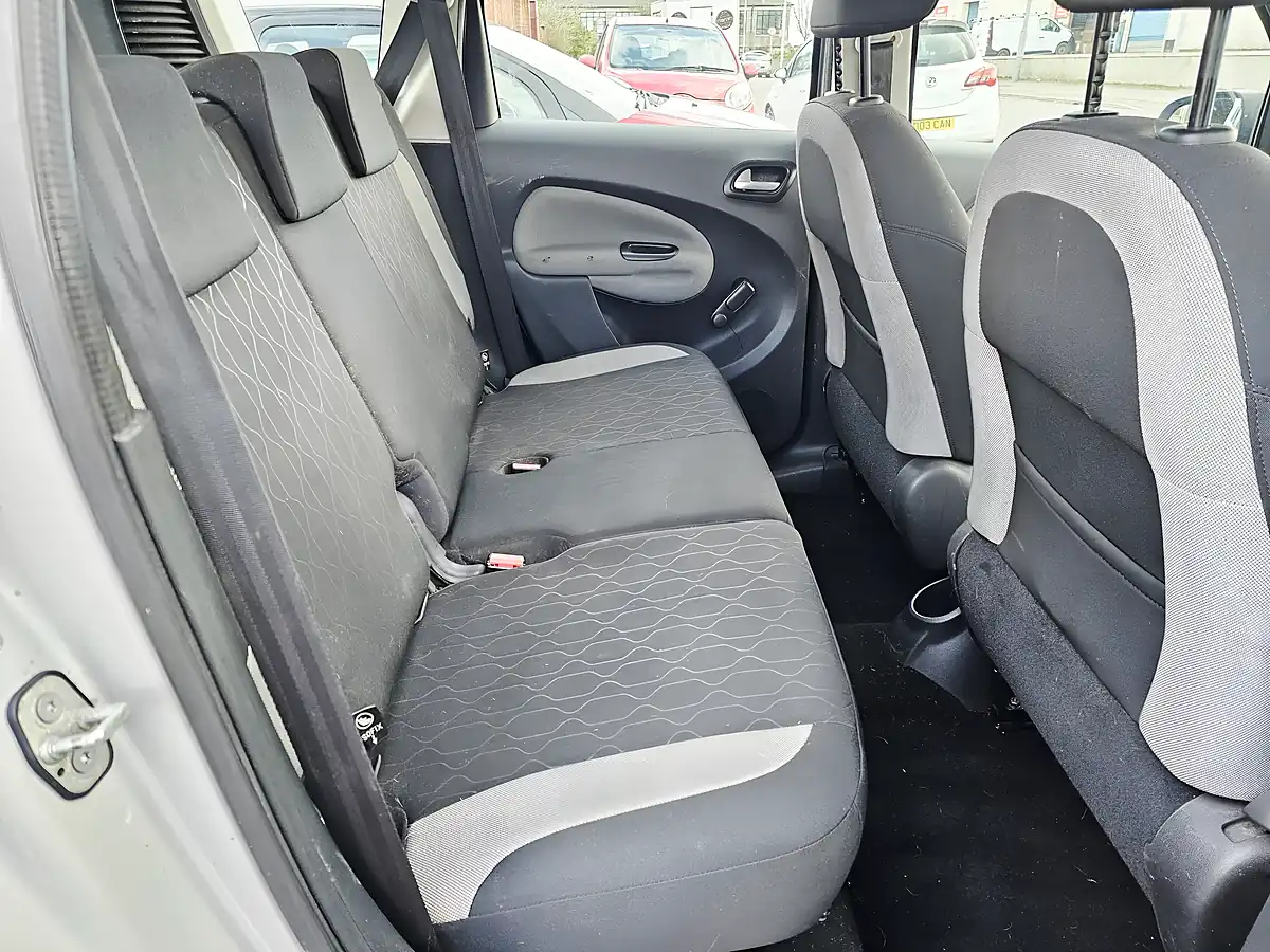 Used 2014 Citroen C3 Picasso Silver - Interior and Exterior details 8