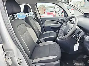 Used 2014 Citroen C3 Picasso Silver - Interior and Exterior details 9