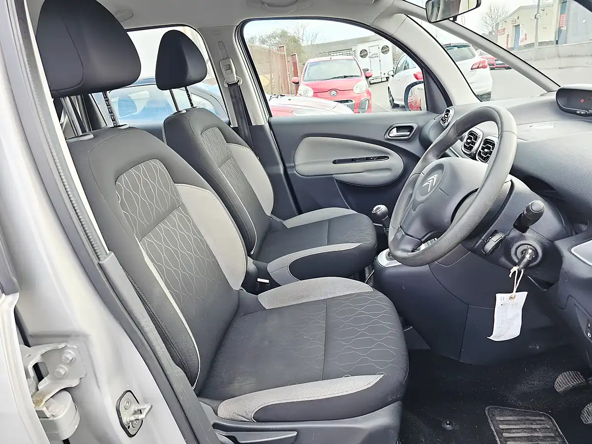 Used 2014 Citroen C3 Picasso Silver - Interior and Exterior details 9