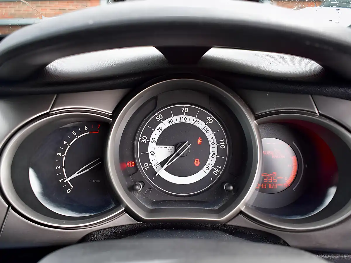 Used 2014 Citroen C3 Vtr+ Silver - Interior and Exterior details 13