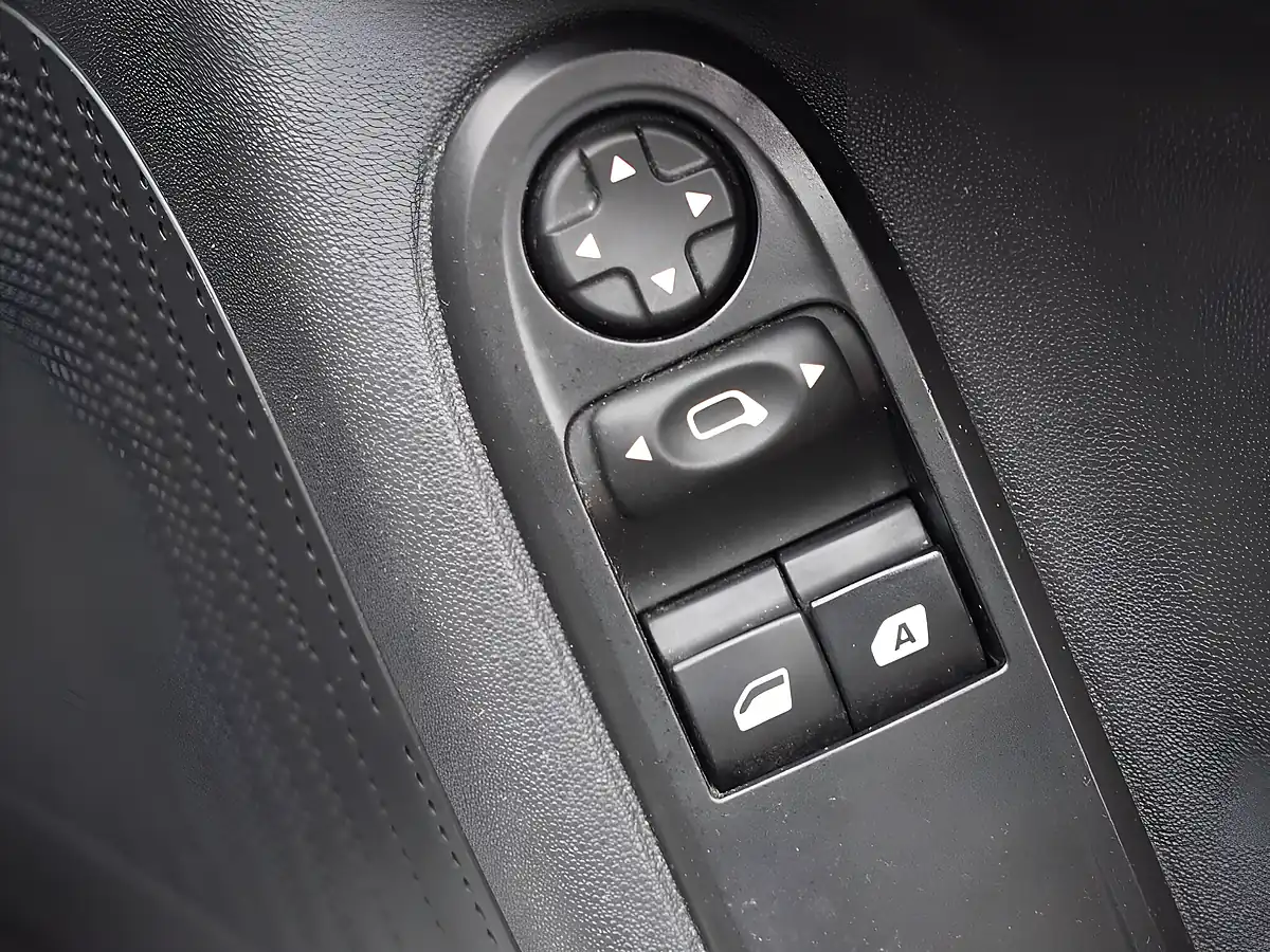 Used 2014 Citroen C3 Vtr+ Silver - Interior and Exterior details 15