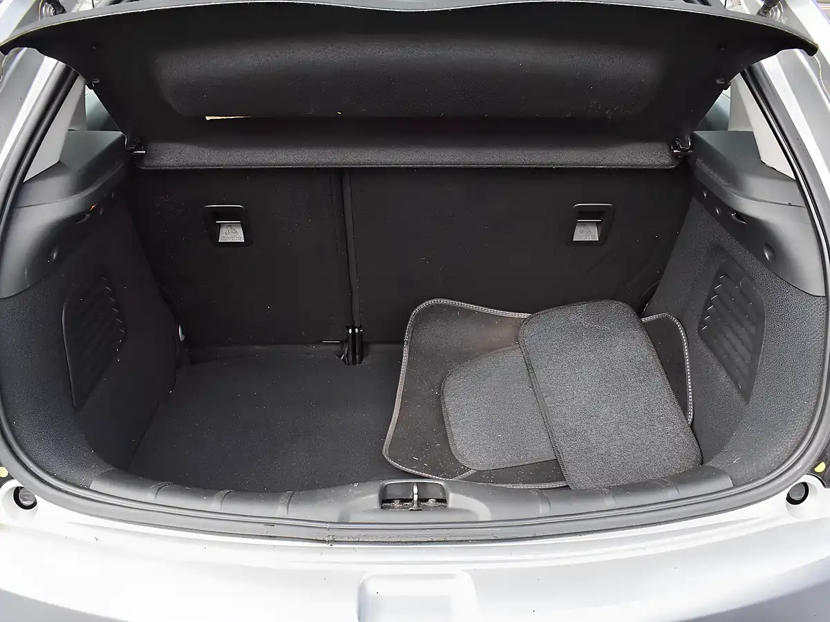 Used 2014 Citroen C3 Vtr+ Silver - Interior and Exterior details 8