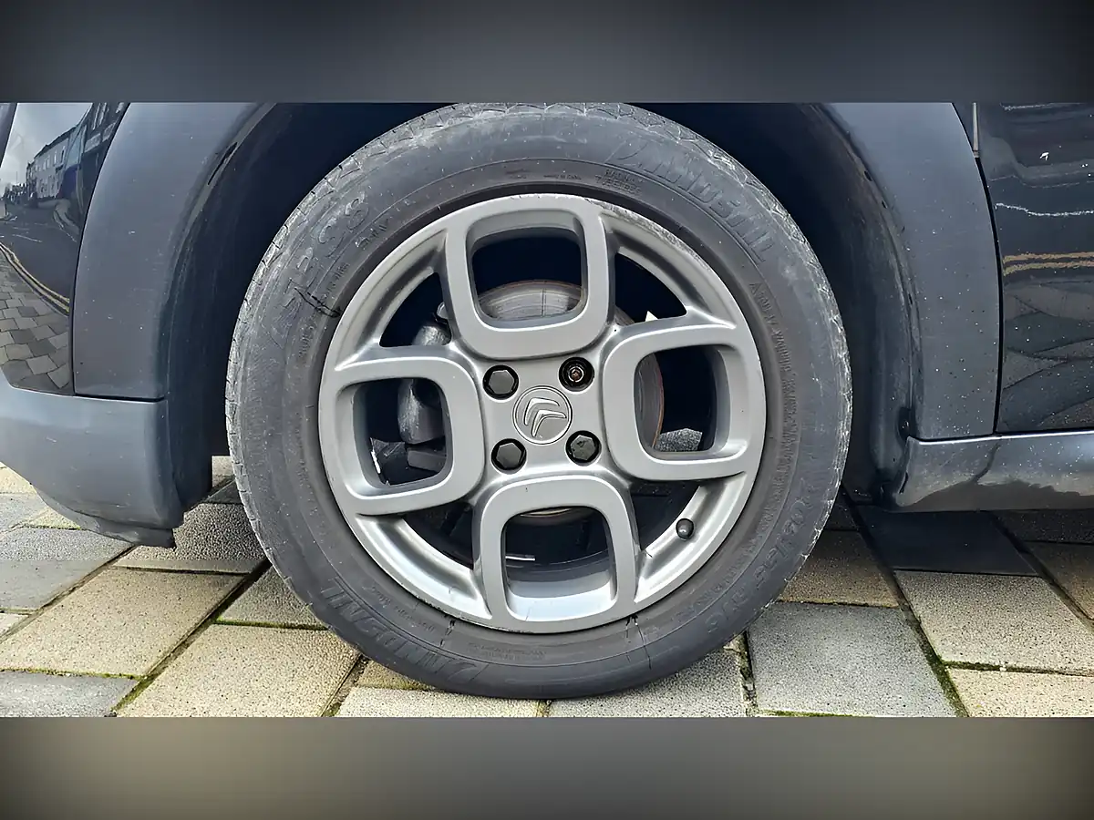 Used 2014 Citroen C4 Cactus Feel Black - Interior and Exterior details 11