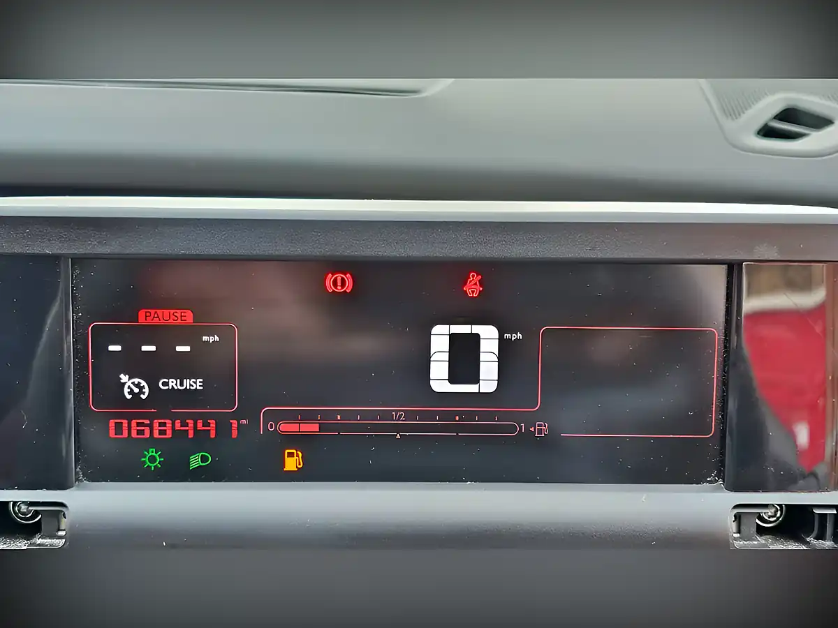 Used 2014 Citroen C4 Cactus Feel Black - Interior and Exterior details 17