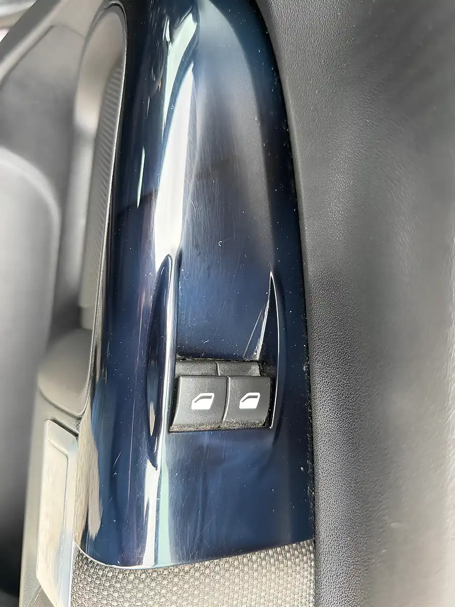 Used 2014 Citroen C4 Cactus Feel Purple - Interior and Exterior details 13