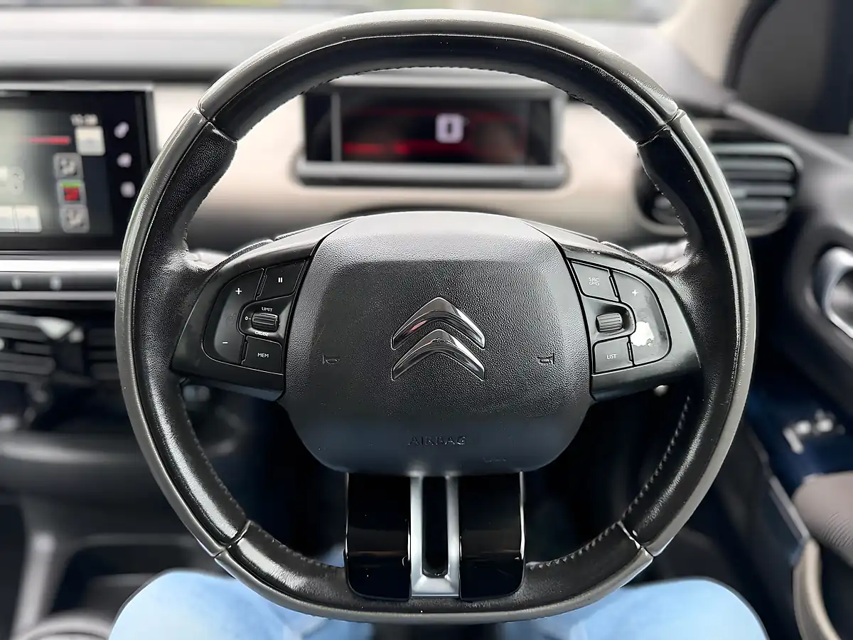 Used 2014 Citroen C4 Cactus Feel Purple - Interior and Exterior details 17