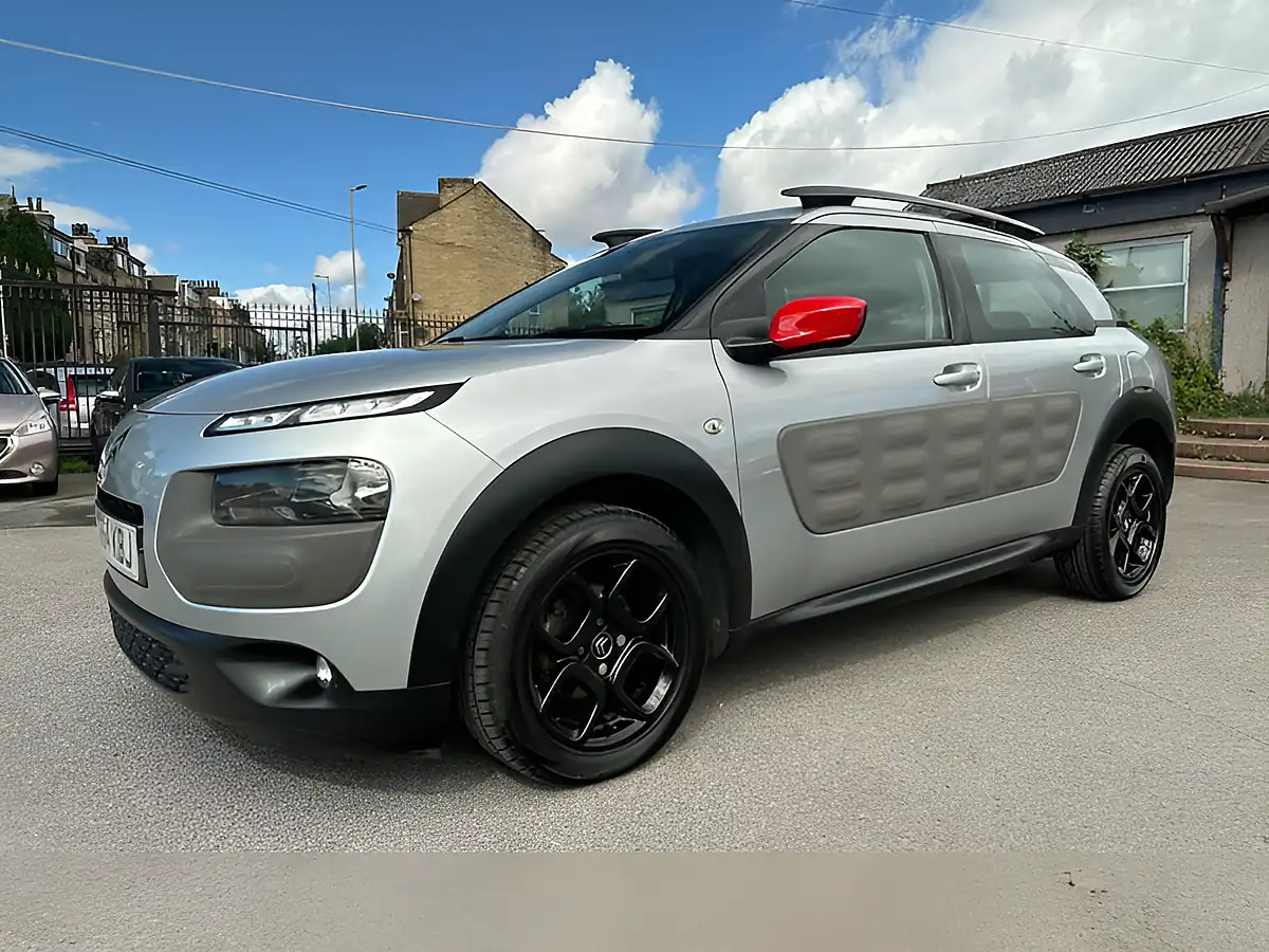 Used 2014 Citroen C4 Cactus Feel Silver - Interior and Exterior details 4