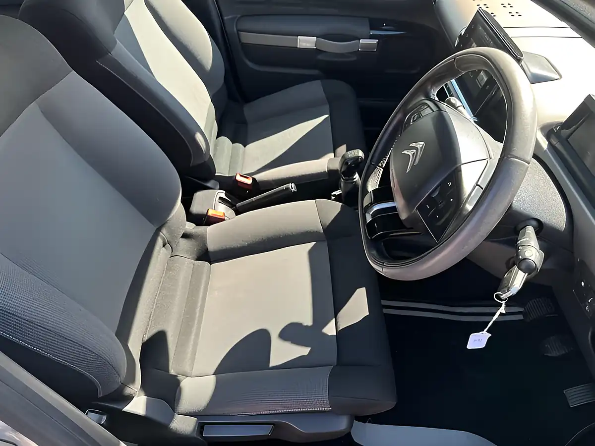 Used 2014 Citroen C4 Cactus Feel Silver - Interior and Exterior details 5