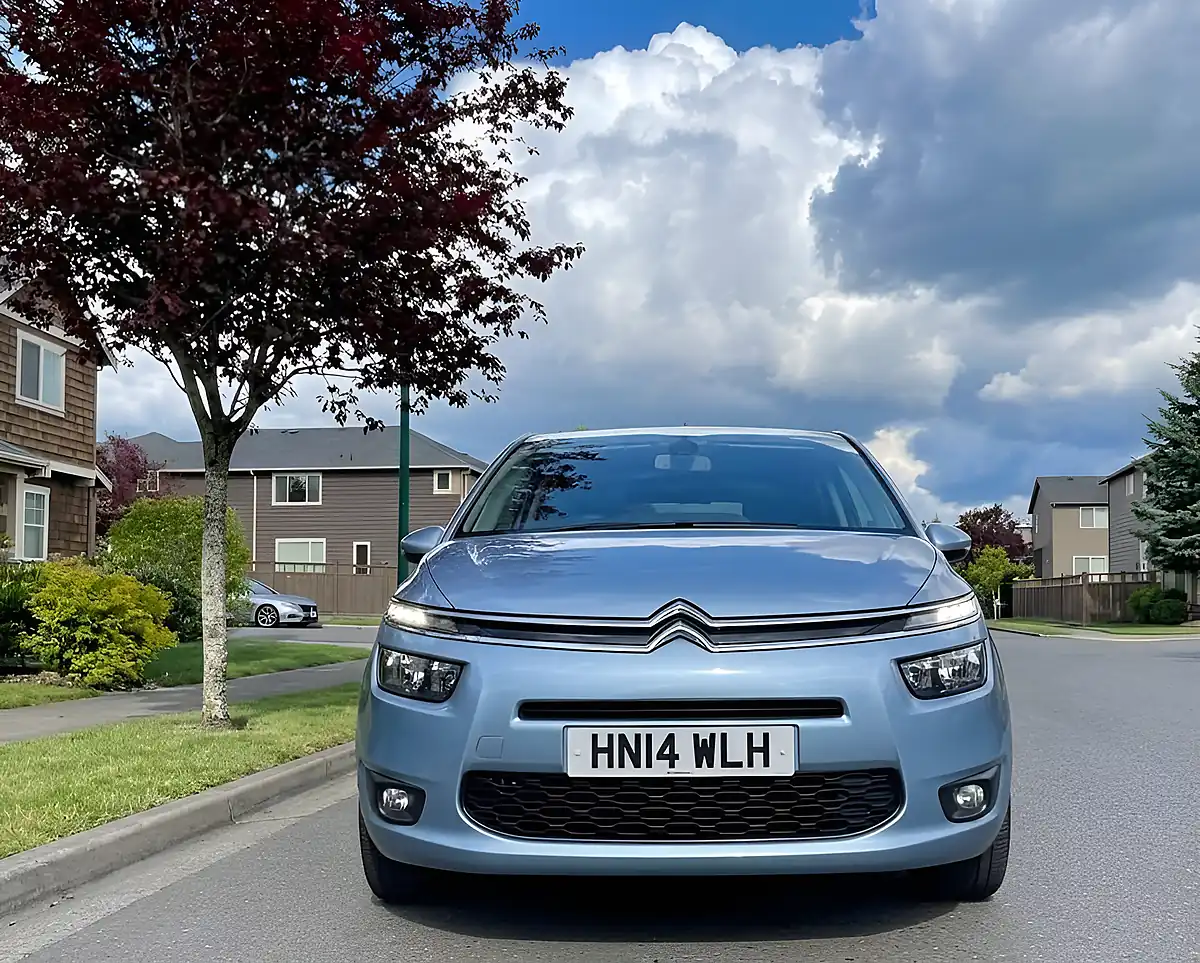 Used 2014 Citroen C4 Grand Picasso Vtr+ Air Blue - Interior and Exterior details 6