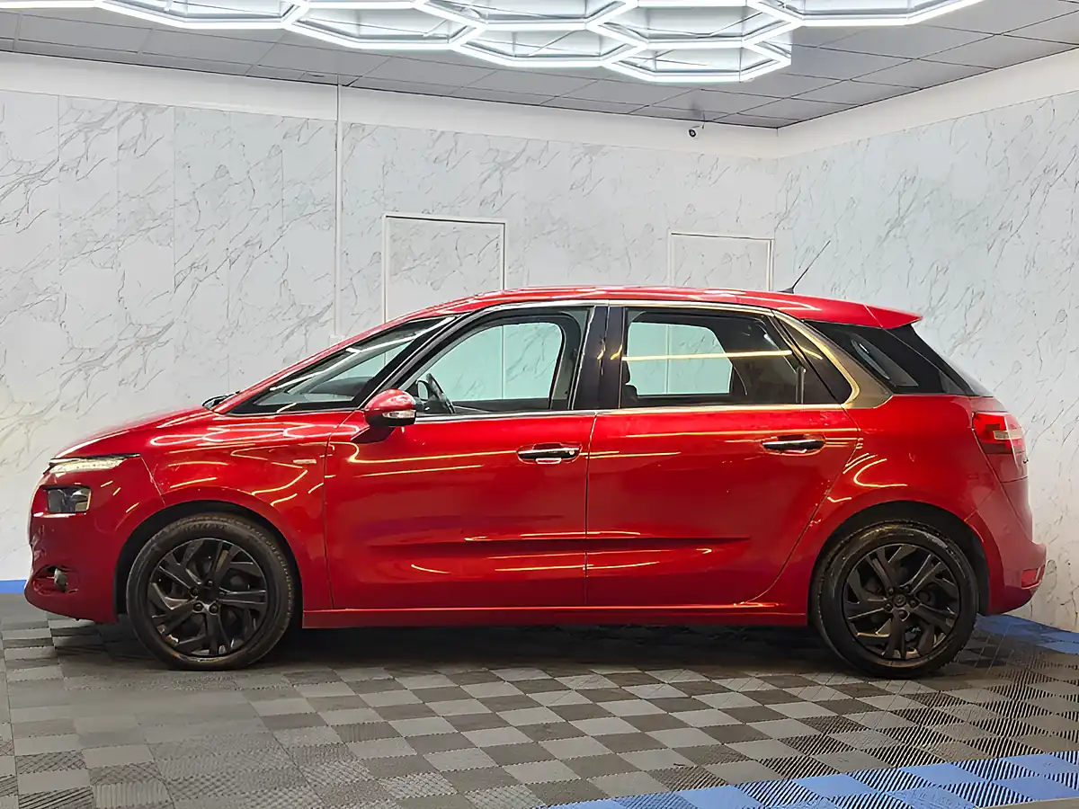 Used 2014 Citroen C4 Picasso Airdream Exclusive Red - Interior and Exterior details 8