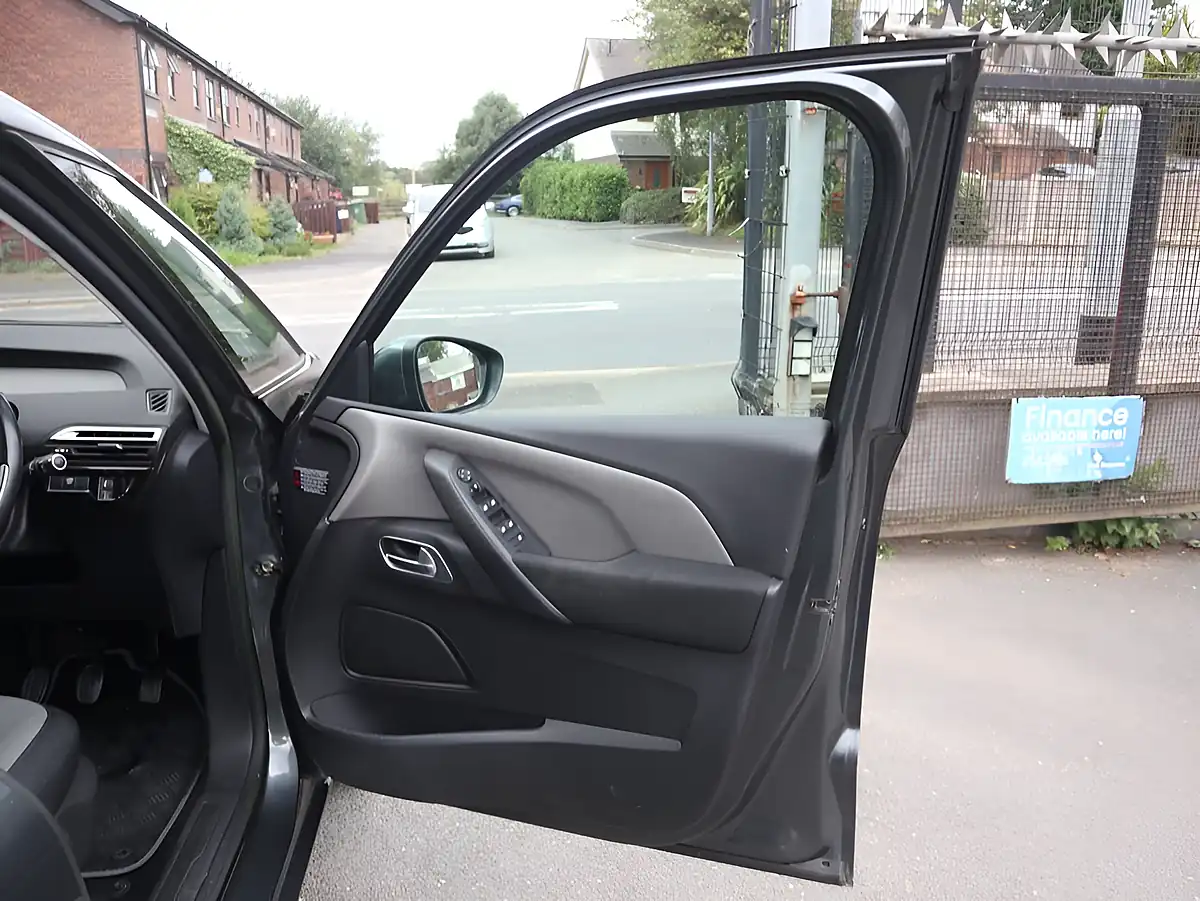 Used 2014 Citroen C4 Picasso Exclusive Grey - Interior and Exterior details 17