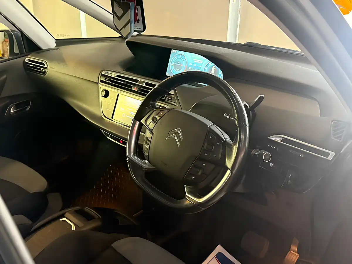Used 2014 Citroen C4 Picasso Exclusive (mb) Silver - Interior and Exterior details 13