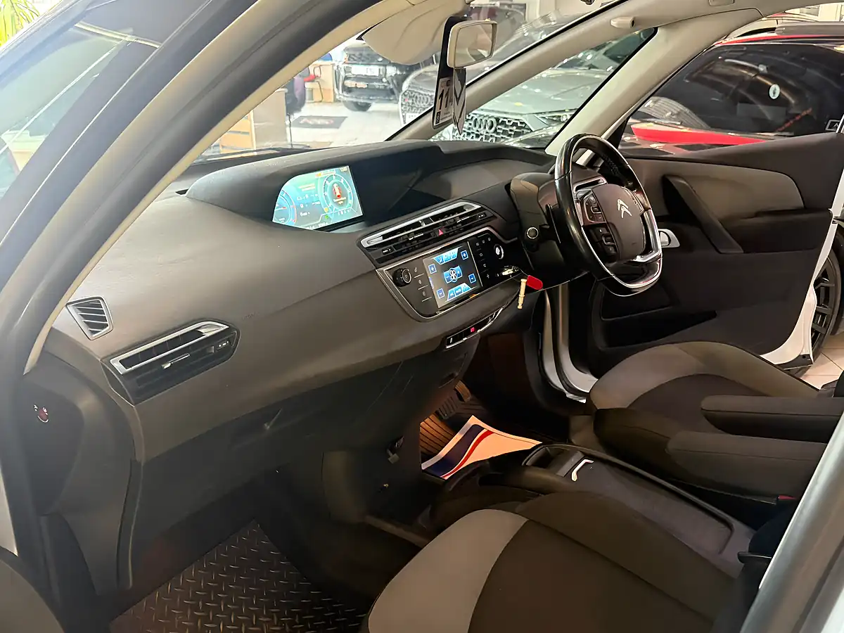 Used 2014 Citroen C4 Picasso Exclusive (mb) Silver - Interior and Exterior details 14