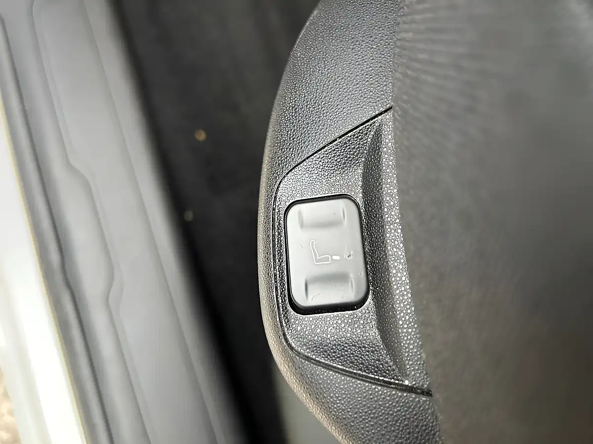 Used 2014 Citroen C4 Picasso Exclusive Silver - Interior and Exterior details 17