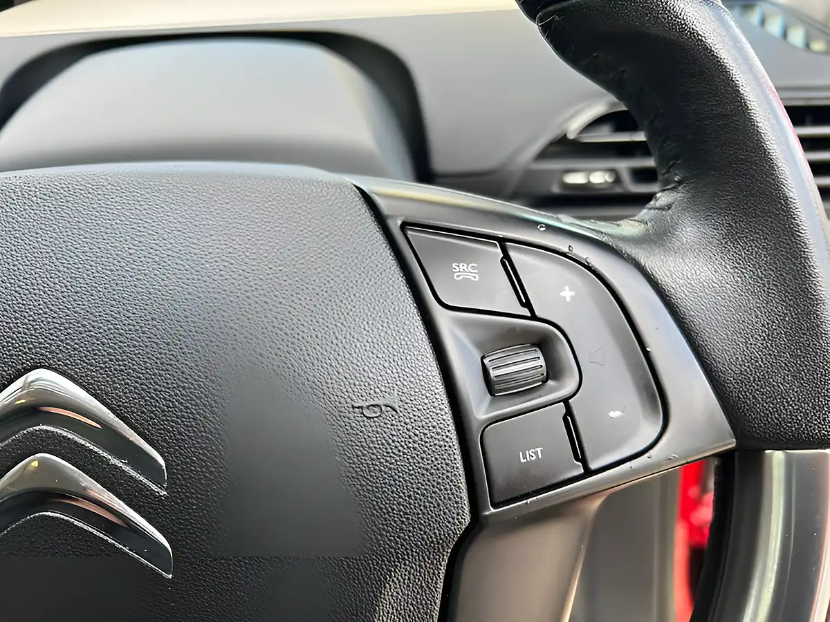 Used 2014 Citroen C4 Picasso Vtr Plus Red - Interior and Exterior details 14