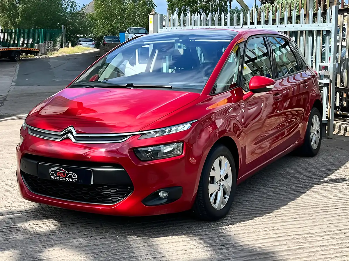 Used 2014 Citroen C4 Picasso Vtr Plus Red - Interior and Exterior details 3