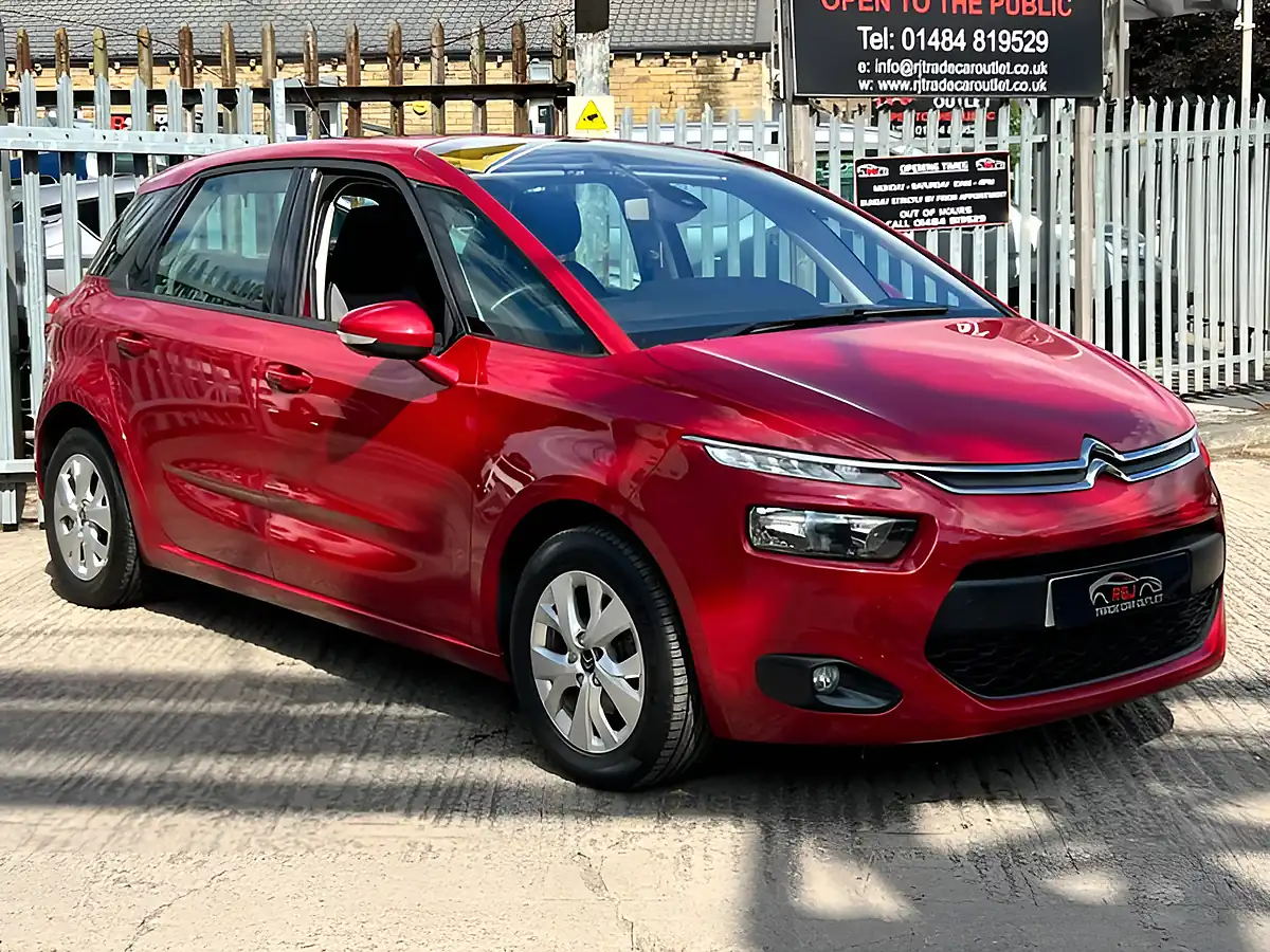Used 2014 Citroen C4 Picasso Vtr Plus Red - Interior and Exterior details 4