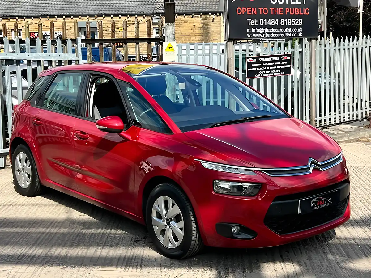 Used 2014 Citroen C4 Picasso Vtr Plus Red - Interior and Exterior details 5