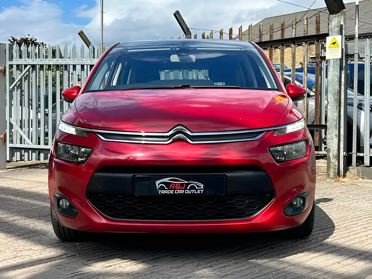 Used 2014 Citroen C4 Picasso Vtr Plus Red - Interior and Exterior details 6