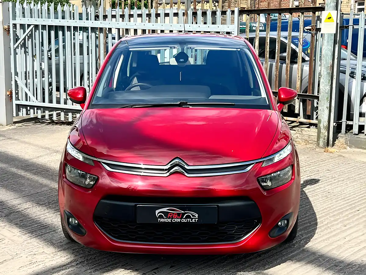 Used 2014 Citroen C4 Picasso Vtr Plus Red - Interior and Exterior details 7