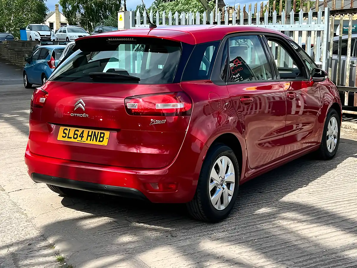 Used 2014 Citroen C4 Picasso Vtr Plus Red - Interior and Exterior details 9