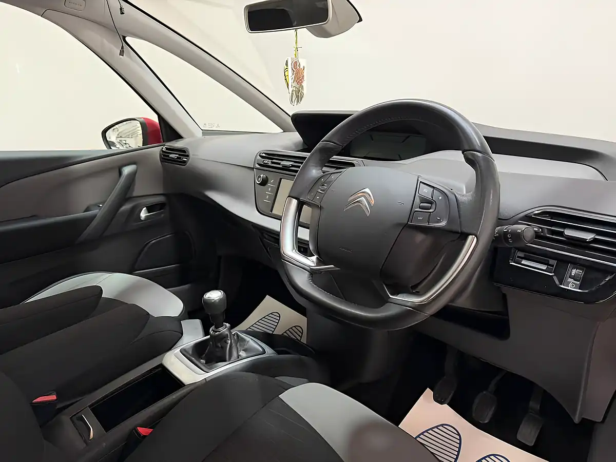 Used 2014 Citroen C4 Picasso Vtr+ Red - Interior and Exterior details 10