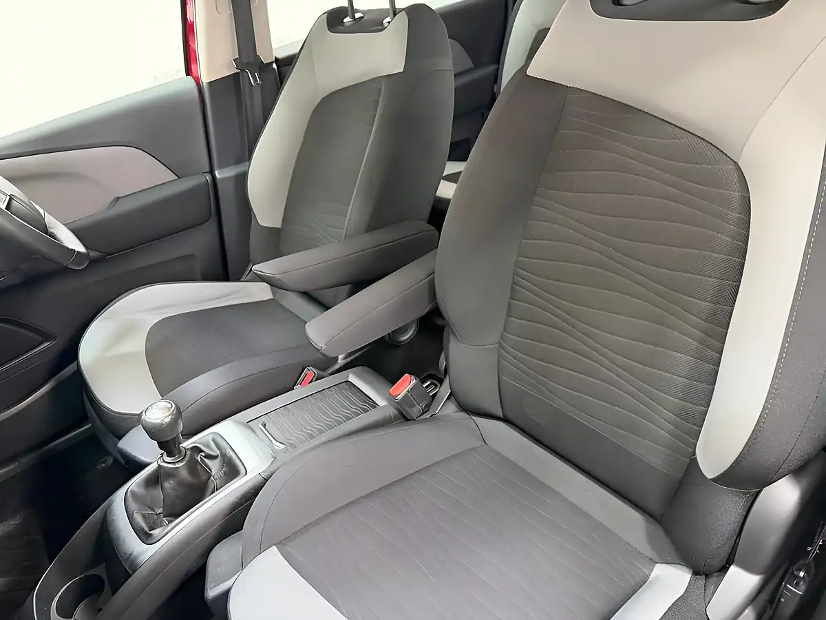 Used 2014 Citroen C4 Picasso Vtr+ Red - Interior and Exterior details 13