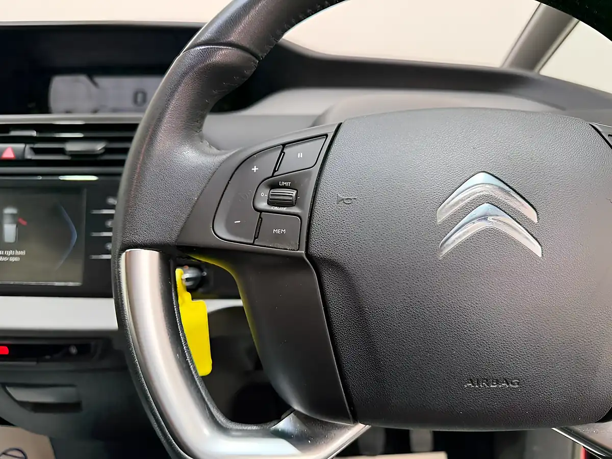 Used 2014 Citroen C4 Picasso Vtr+ Red - Interior and Exterior details 16