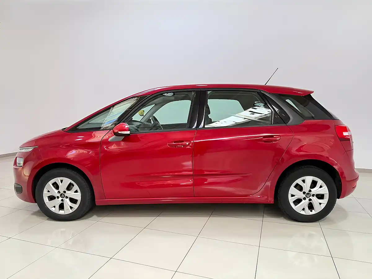 Used 2014 Citroen C4 Picasso Vtr+ Red - Interior and Exterior details 5