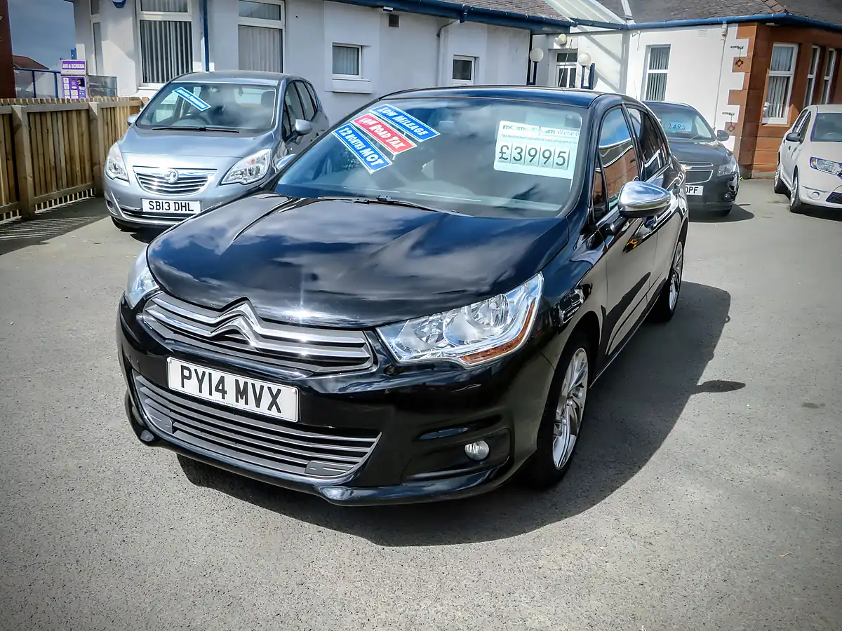 Used 2014 Citroen C4 Selection Black - Front View