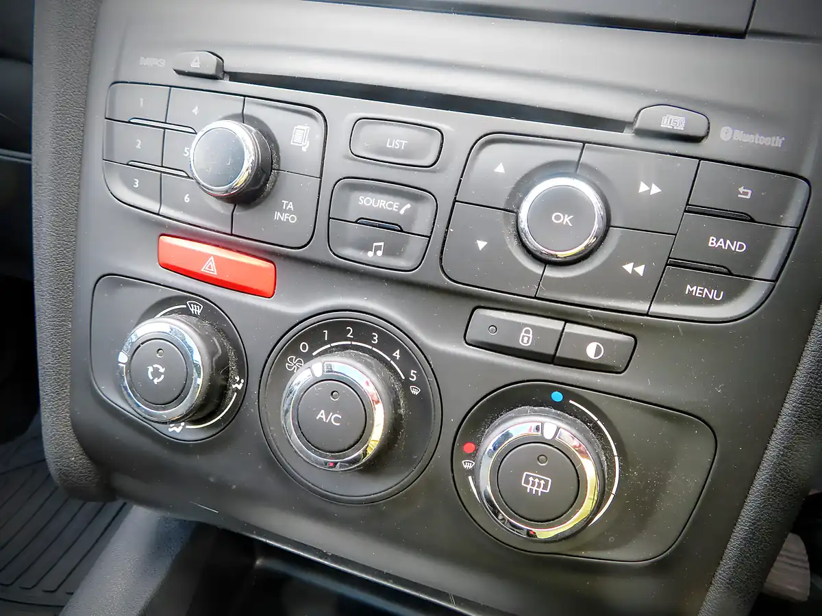 Used 2014 Citroen C4 Selection Black - Interior and Exterior details 16